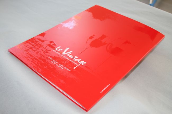Porte Menu en Polypropylène rouge à pochette à Saint Tropez 83